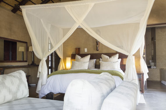 Vuyani Luxury Suite bedroom